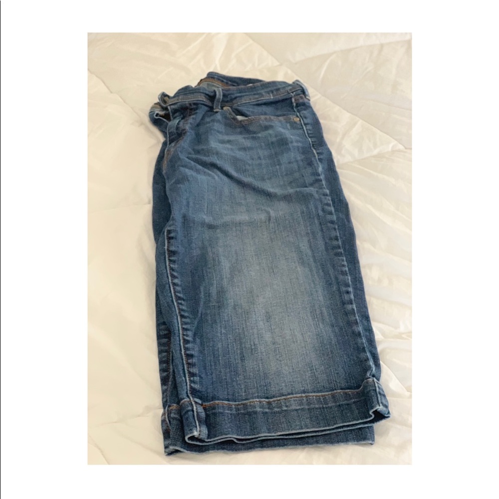 Women’s Levi Bermuda Shorts